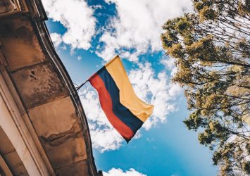 La consulta pública previa a la expedición de reglamentos en Colombia